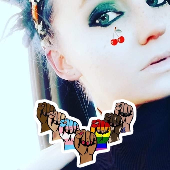 Meet your Posher, Shannen - Picture 1 of 1